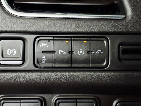 Used 2021 Chevrolet Tahoe LT w/ LT Signature Package image 19