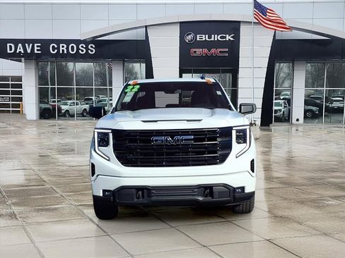 Used 2022 GMC Sierra 1500 Elevation w/ LPO, Elevation Black Package AWD/4WD image 2