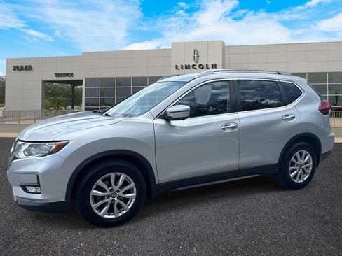 Used 2018 Nissan Rogue SV w/ Premium Package FWD image 7