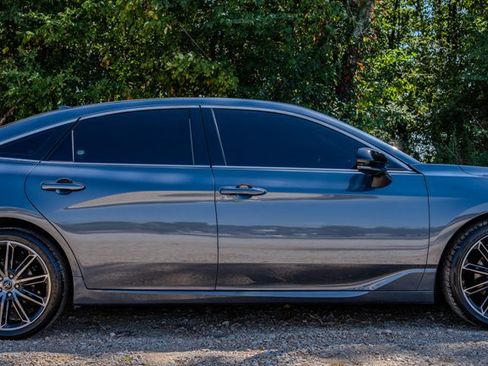 Used 2019 Toyota Avalon Touring w/ All Weather Liner Package FWD image 6