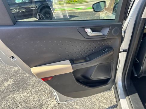 Used 2020 Ford Escape Titanium AWD/4WD image 34