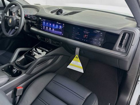 New 2026 Porsche Cayenne image 30