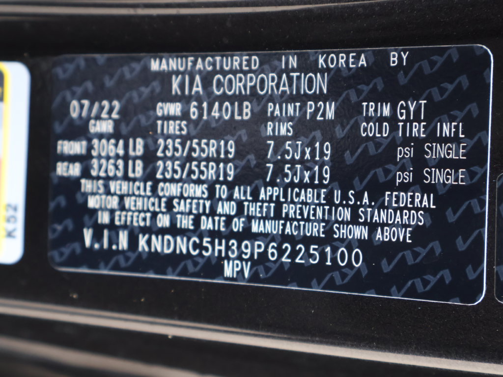 Certified 2023 Kia Carnival EX FWD image 30