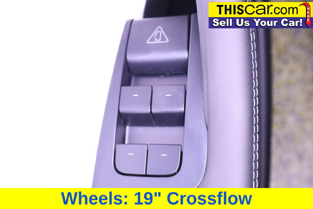 Used 2026 Tesla Model Y 2WD image 32