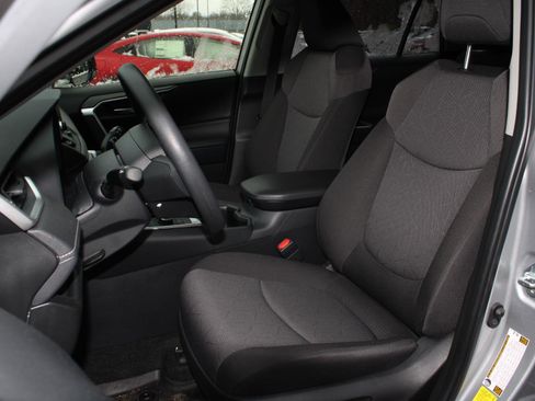 Used 2025 Toyota RAV4 XLE image 15