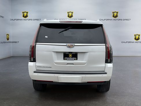 Used 2017 Cadillac Escalade Premium Luxury RWD image 6