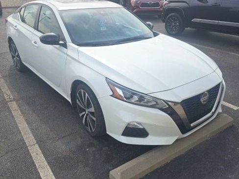 Used 2021 Nissan Altima 2.5 SR w/ SR Premium Package AWD/4WD image 1