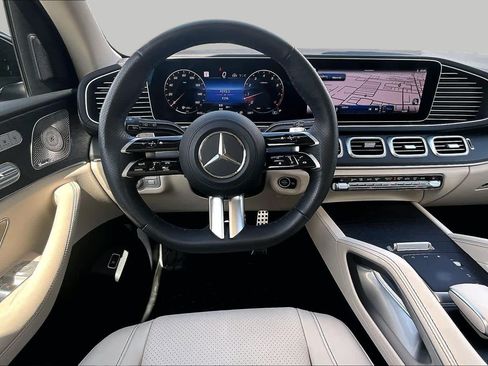 Certified 2025 Mercedes-Benz GLS 450 4MATIC image 6
