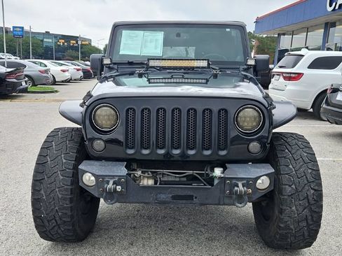Used 2013 Jeep Wrangler Unlimited Rubicon w/ Connectivity Group AWD/4WD image 2