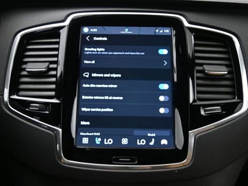 Used 2023 Volvo XC90 T8 Ultimate w/ Protection Package image 18