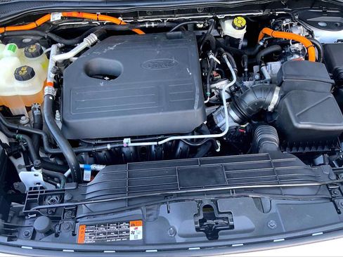 Used 2020 Ford Escape Titanium FWD image 31