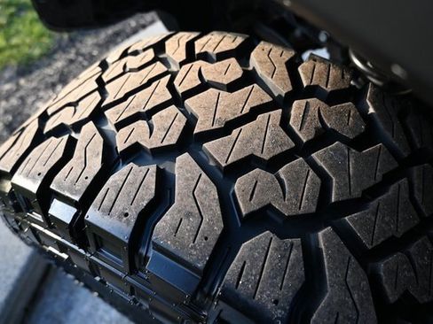 Used 2020 Jeep Wrangler Sport image 9