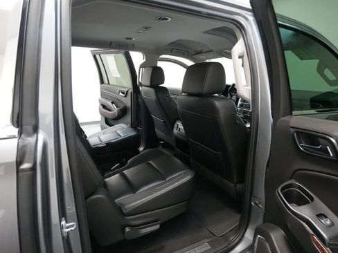Used 2020 Chevrolet Suburban LT image 31