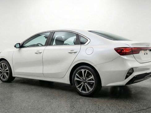 Used 2024 Kia Forte LXS FWD image 6