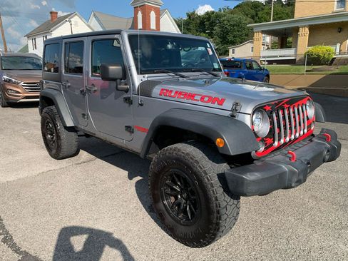 Used 2017 Jeep Wrangler Unlimited Rubicon w/ Cold Weather Group AWD/4WD image 6
