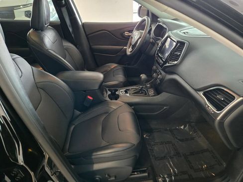 Used 2022 Jeep Cherokee Limited AWD/4WD image 6