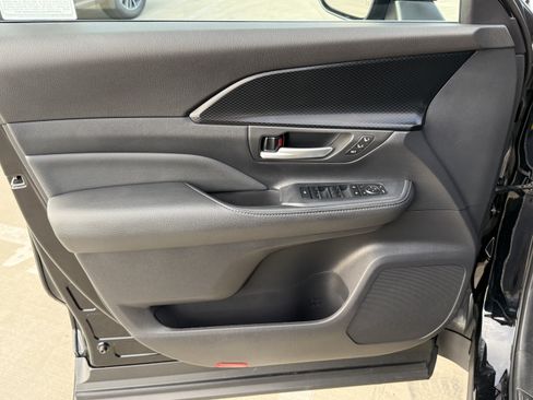 Used 2026 Toyota Grand Highlander AWD Hybrid image 18