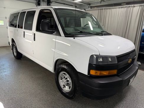 Used 2019 Chevrolet Express 2500 LS w/ Driver Convenience Package RWD image 3