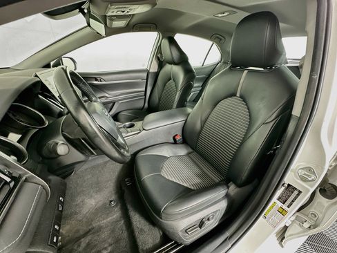 Used 2023 Toyota Camry SE FWD image 13