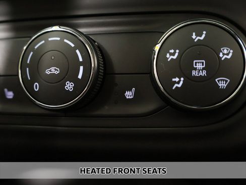 Used 2025 Chevrolet Trax RS image 4