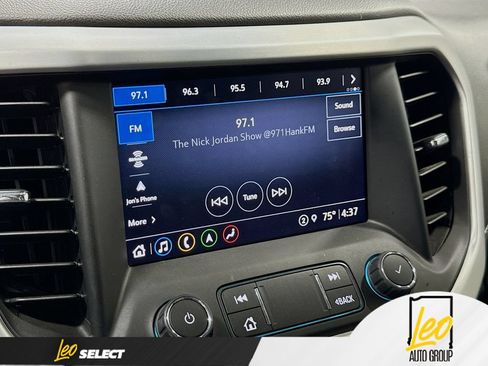 Used 2023 GMC Acadia SLT AWD/4WD image 18