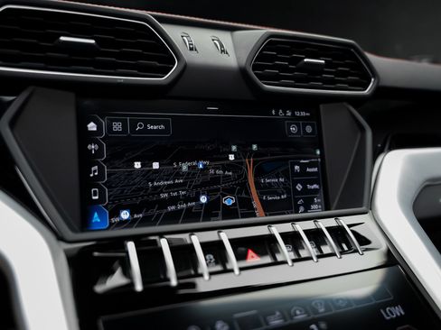 Used 2019 Lamborghini Urus AWD/4WD image 48