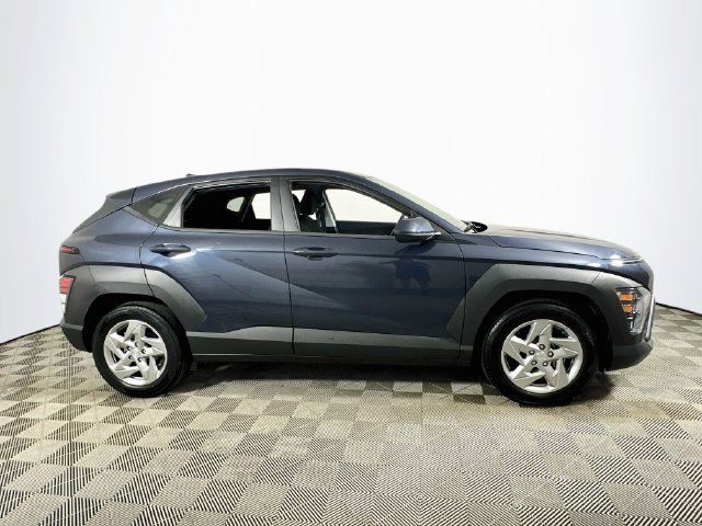 Used 2024 Hyundai Kona SE FWD image 2