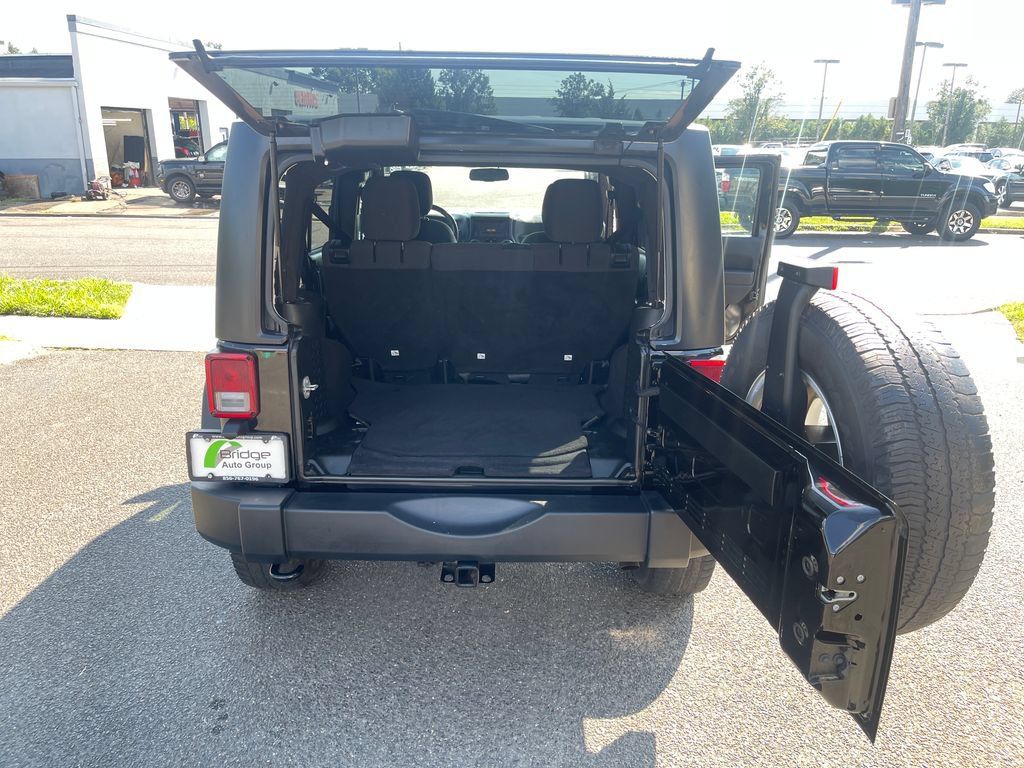 Used 2018 Jeep Wrangler Unlimited Sport S AWD/4WD image 16