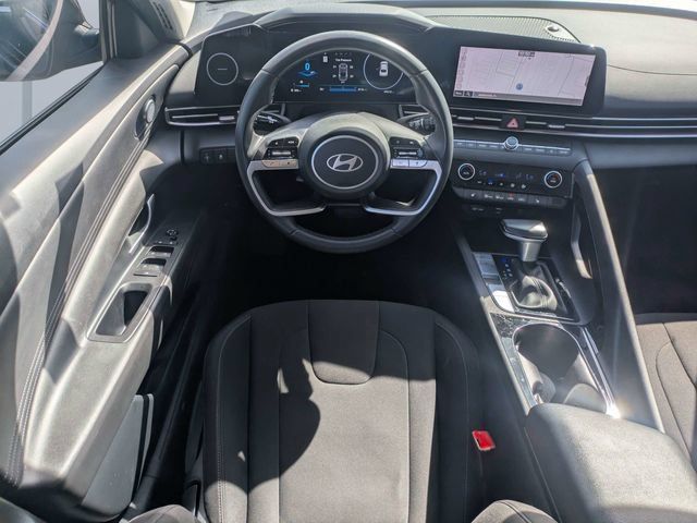 Used 2024 Hyundai Elantra SEL w/ Convenience Package FWD image 15