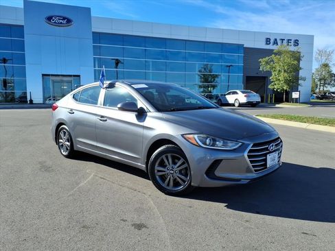 Used 2018 Hyundai Elantra SEL w/ Winter Weather Package image 1