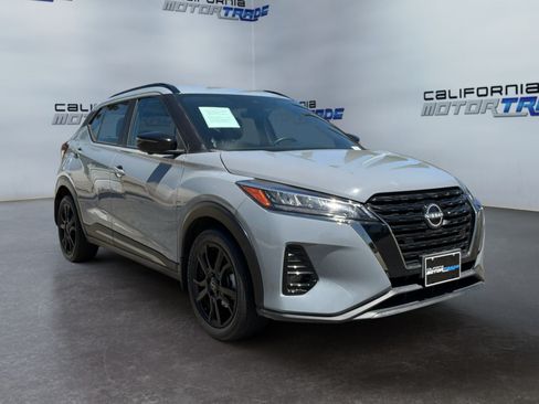 Used 2024 Nissan Kicks SR FWD image 3