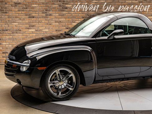 Used 2005 Chevrolet SSR w/ Preferred Equipment Group image 13