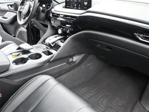 Used 2024 Acura MDX SH-AWD w/ Technology Package image 17