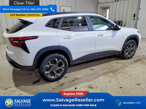 Used 2025 Chevrolet Trax LT image 4