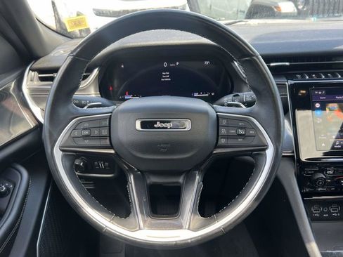 Used 2022 Jeep Grand Cherokee Altitude AWD/4WD image 14