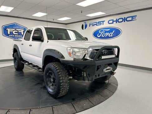 Used 2013 Toyota Tacoma 4x4 Double Cab w/ TRD Off-Road Pkg image 2