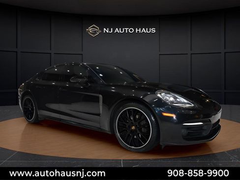 Used 2023 Porsche Panamera 4 Platinum Edition image 1