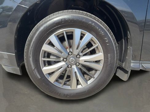 Used 2019 Nissan Pathfinder S image 9