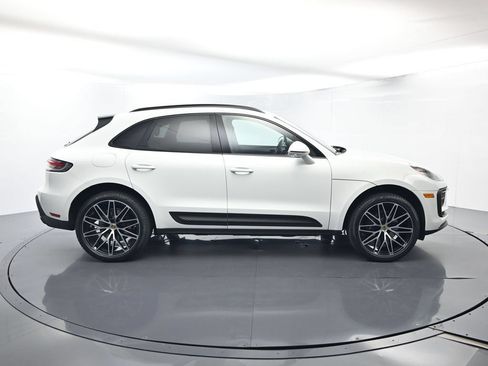 Certified 2026 Porsche Macan AWD/4WD image 16