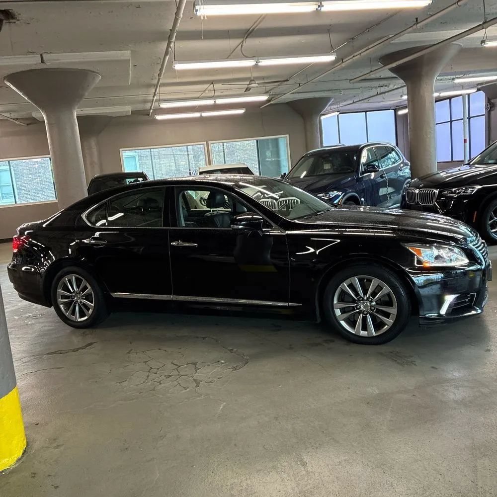 Used 2013 Lexus LS 460 AWD w/ Comfort Pkg image 10