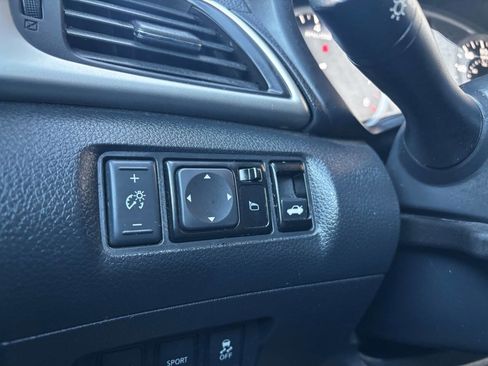 Used 2016 Nissan Sentra SV image 24