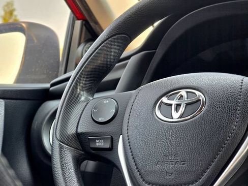 Used 2017 Toyota Corolla LE w/ Carpet Mat Package (TMS) FWD image 21