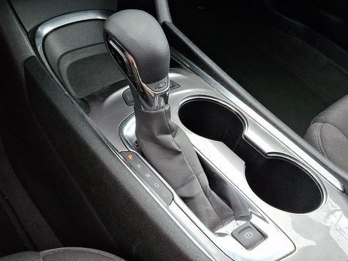 Used 2023 Chevrolet Malibu LT FWD image 15