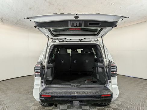Used 2025 Toyota 4Runner TRD Sport AWD/4WD image 9
