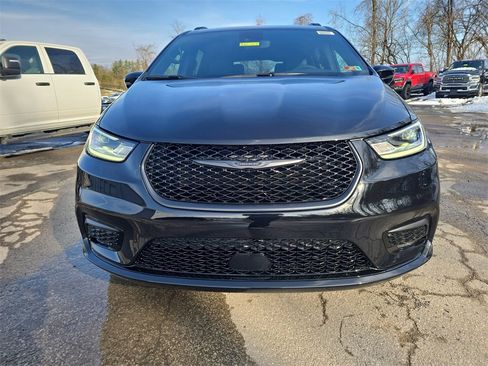 New 2026 Chrysler Pacifica Select w/ S Appearance Package image 10