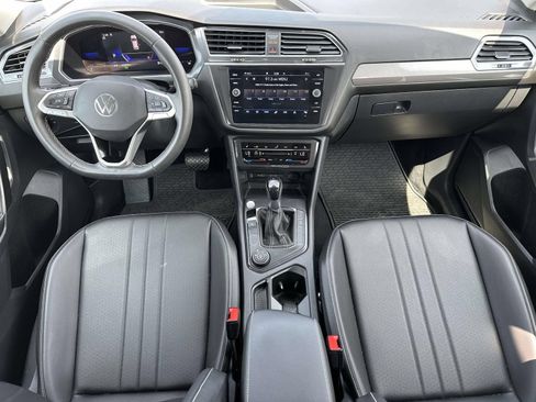 Used 2022 Volkswagen Tiguan SE AWD/4WD image 10