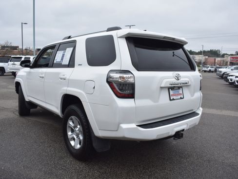 Used 2022 Toyota 4Runner SR5 image 7