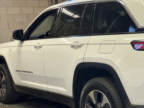 Used 2022 Jeep Grand Cherokee Limited 4xe image 3