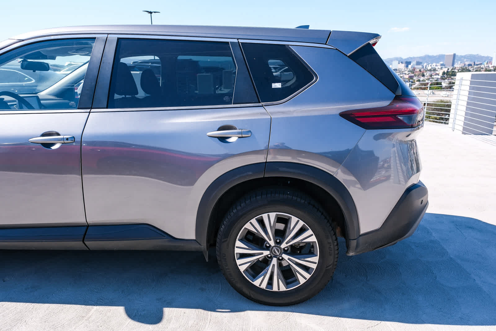 Used 2023 Nissan Rogue SV AWD/4WD image 8
