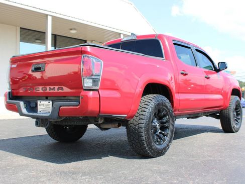 Used 2017 Toyota Tacoma Limited w/ Tow Package AWD/4WD image 4
